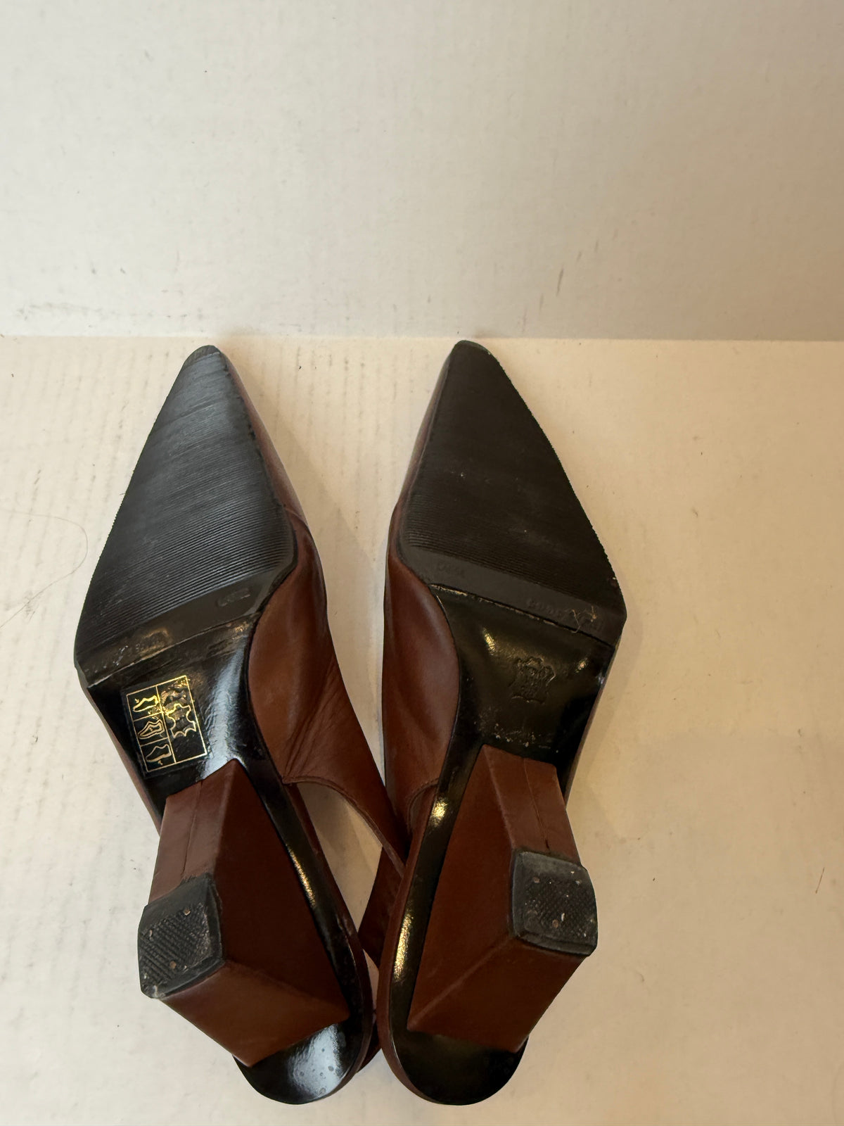 ROBERT CLERGERIE  Pointed Leather Pumps/7-EU37.5