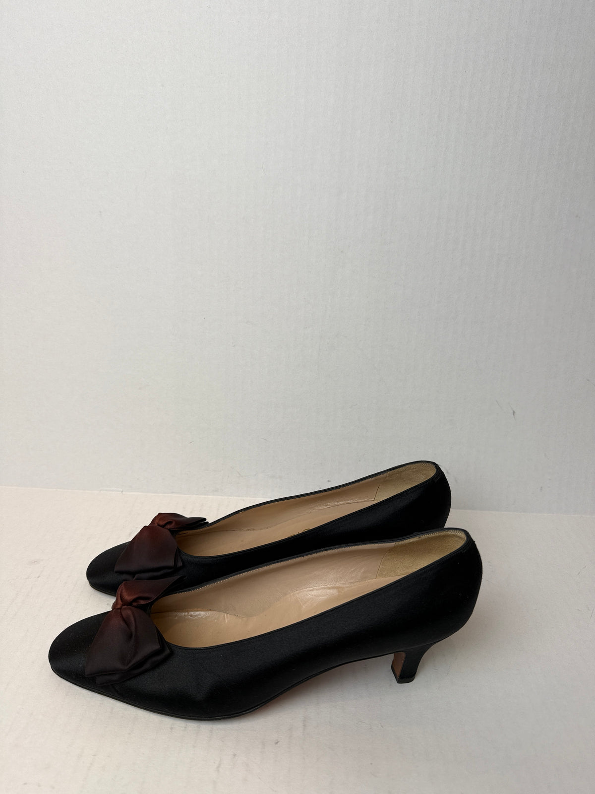 MARIO of FLORENCE  Satin Kitty Heels With Bow Pumps/US9-EU40
