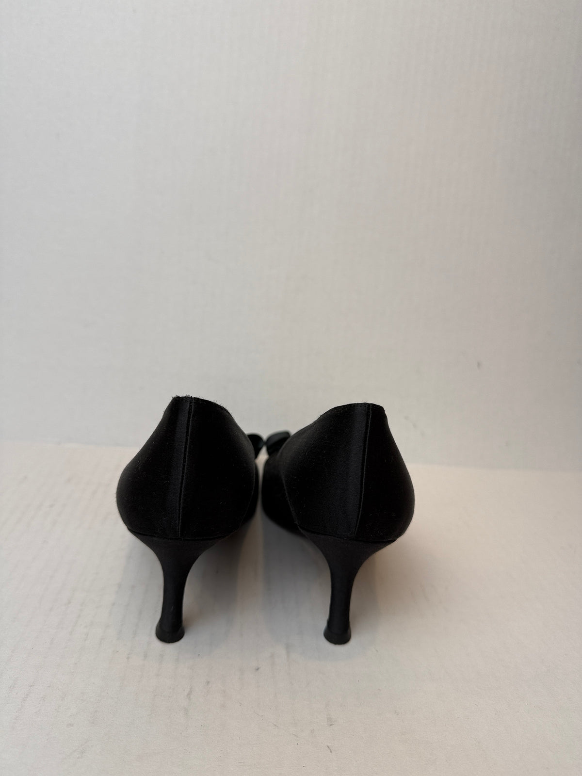 STUART WEITZMAN Satin Peep Toe Pumps / US7.5-EU38.5