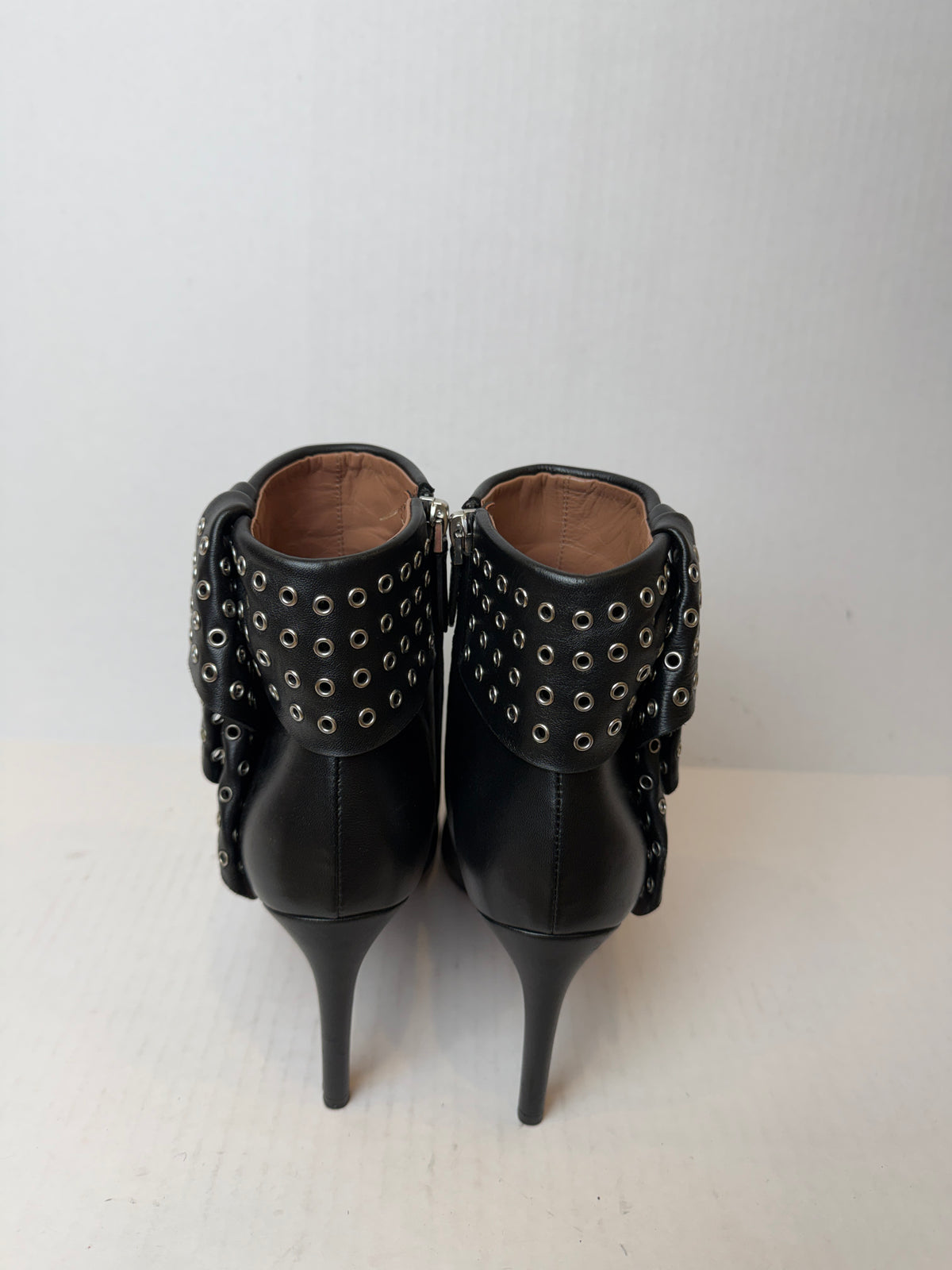 ALAIA Ankle Leather Boots with Bow Detail / US7-IT37