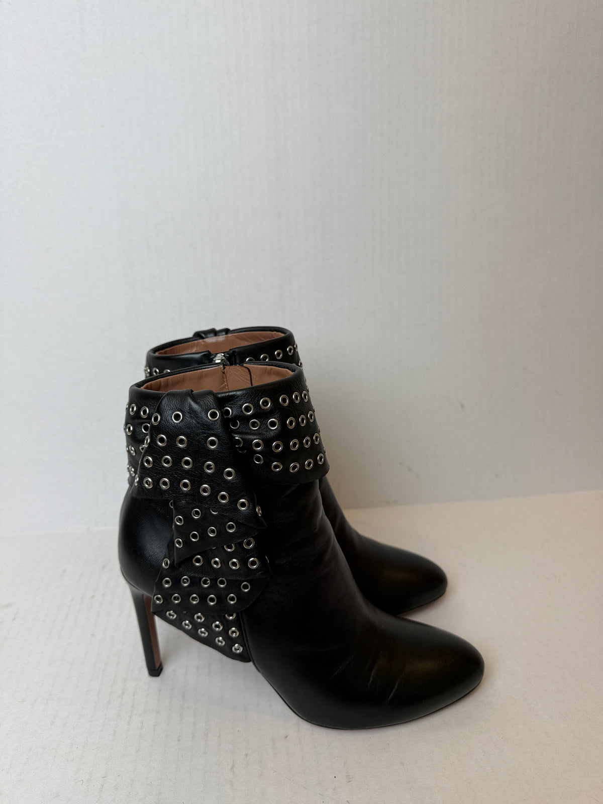 ALAIA Ankle Leather Boots with Bow Detail / US7-IT37