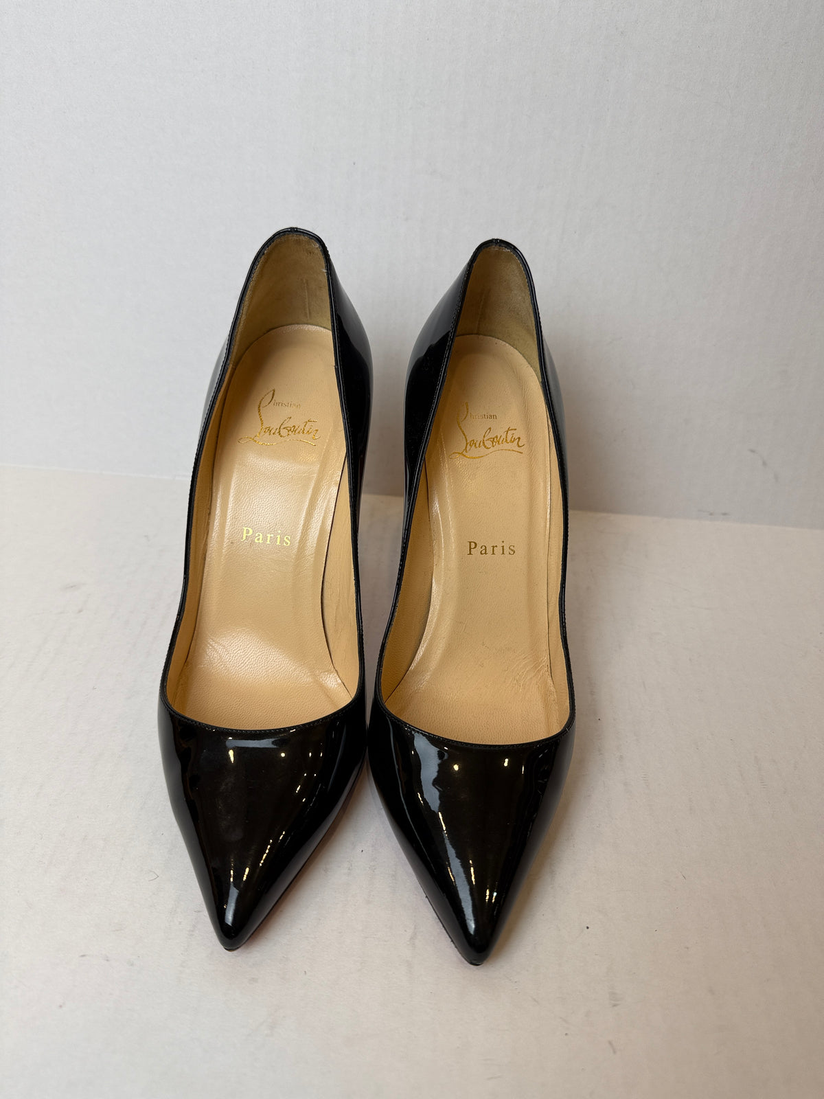 LOUBOUTIN Pointed Patent Pumps/7.5-EU38
