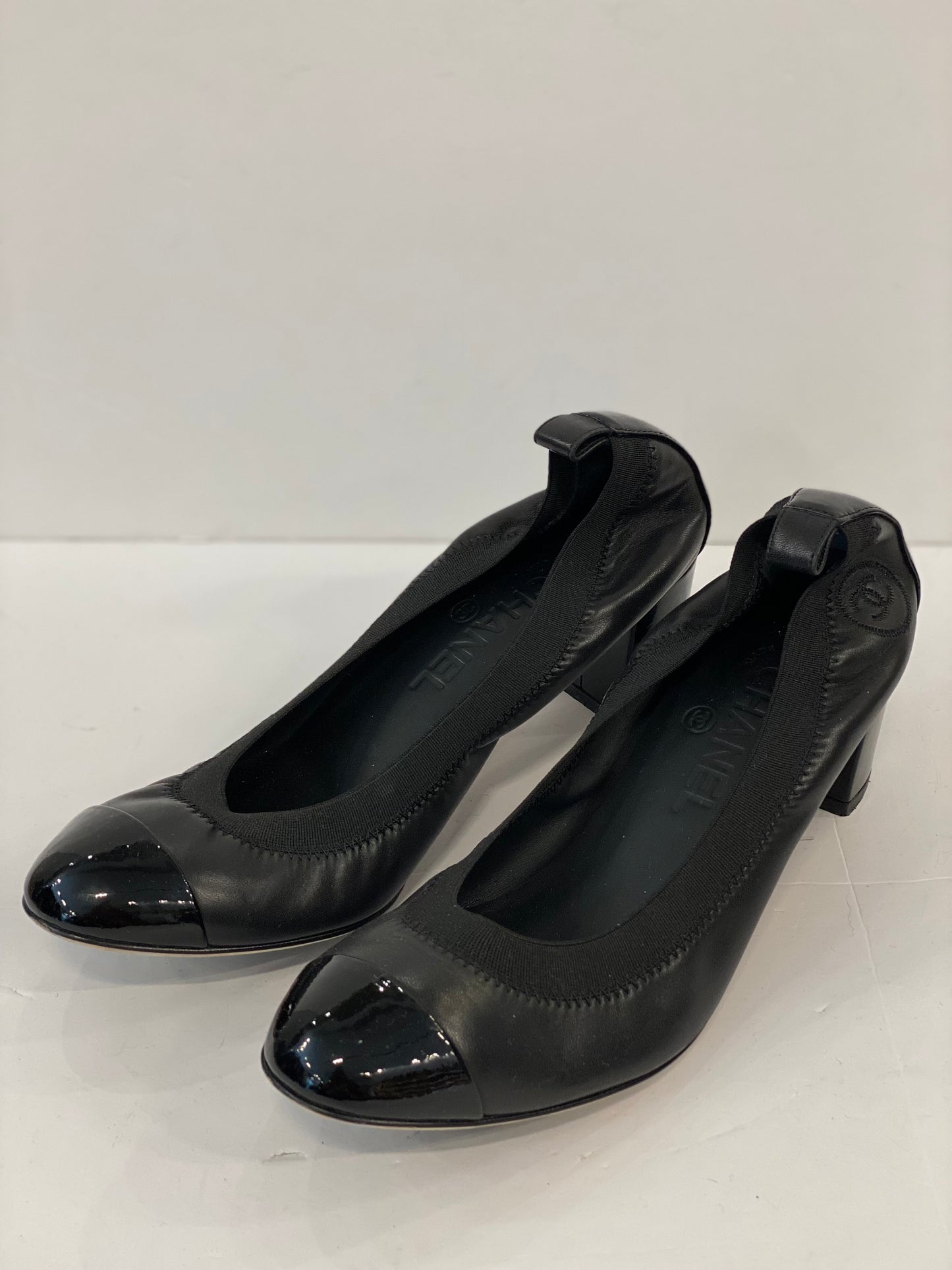 CHANEL Specator Pumps Black Leather / Patent Leather / US9.5-EU40