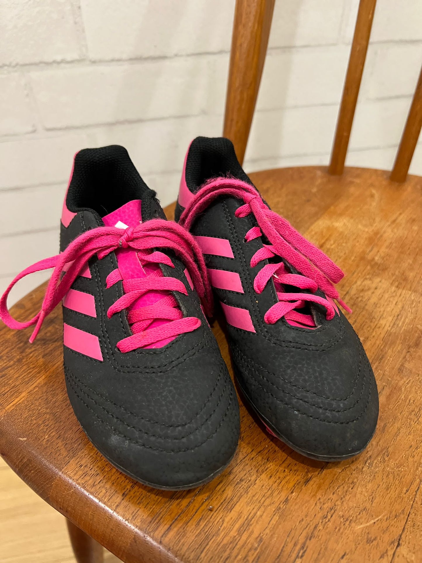 ADIDAS Soccer shoes Girl / US12K