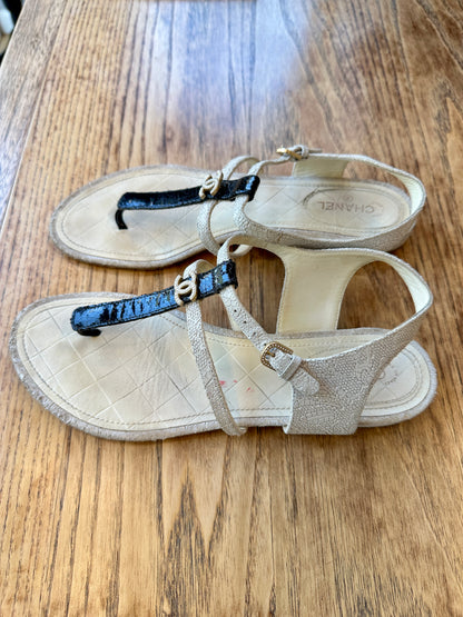 CHANEL leather flat sandals / US9-EU39.5